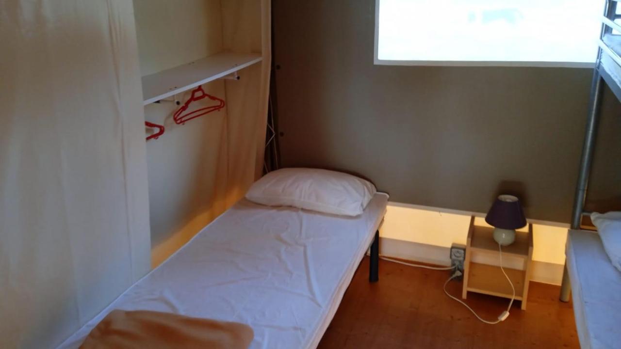 Hebergements Camping "Les Pieds Dans L'Eau" Crozon Bagian luar foto