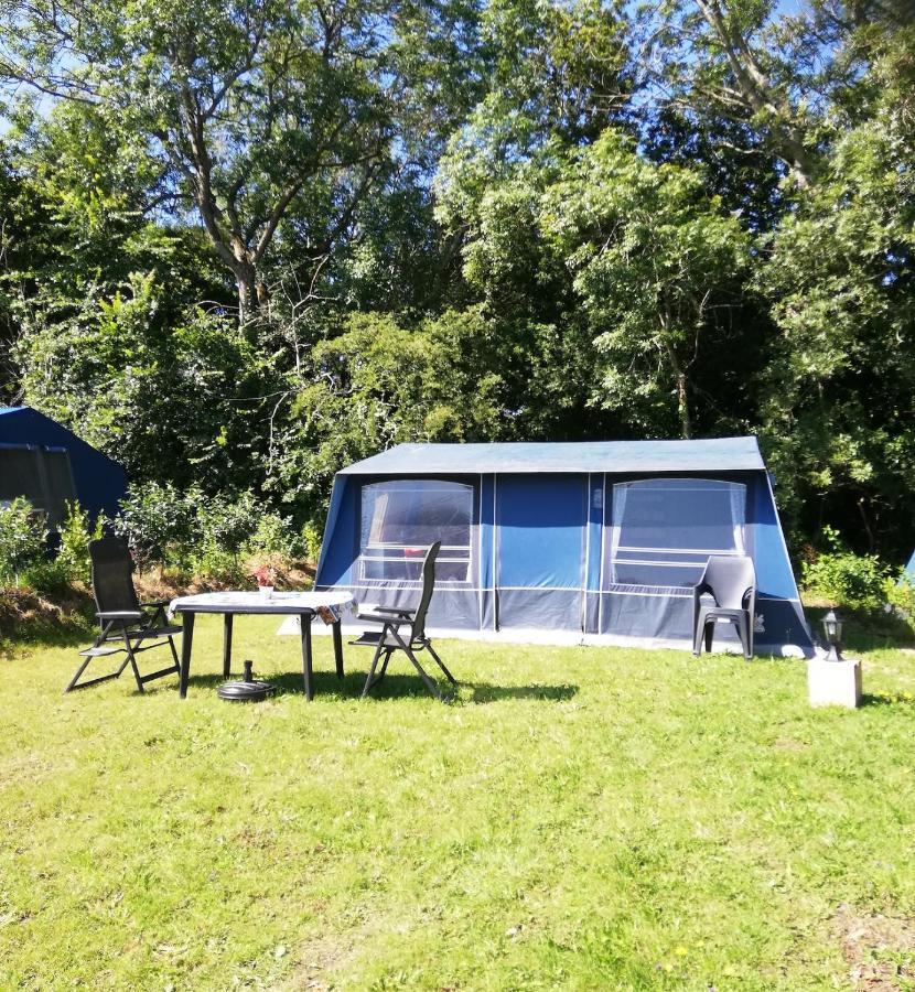 Hebergements Camping "Les Pieds Dans L'Eau" Crozon Bagian luar foto