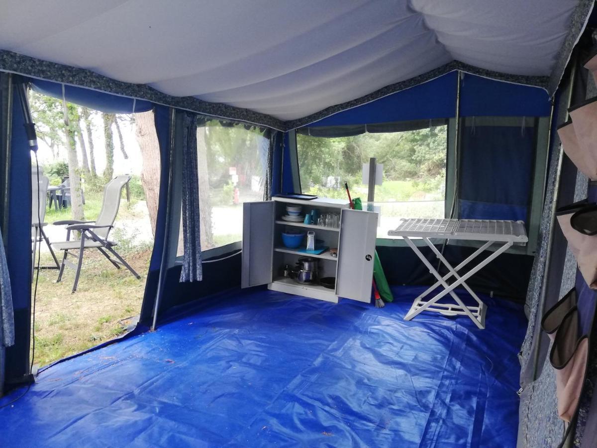 Hebergements Camping "Les Pieds Dans L'Eau" Crozon Bagian luar foto