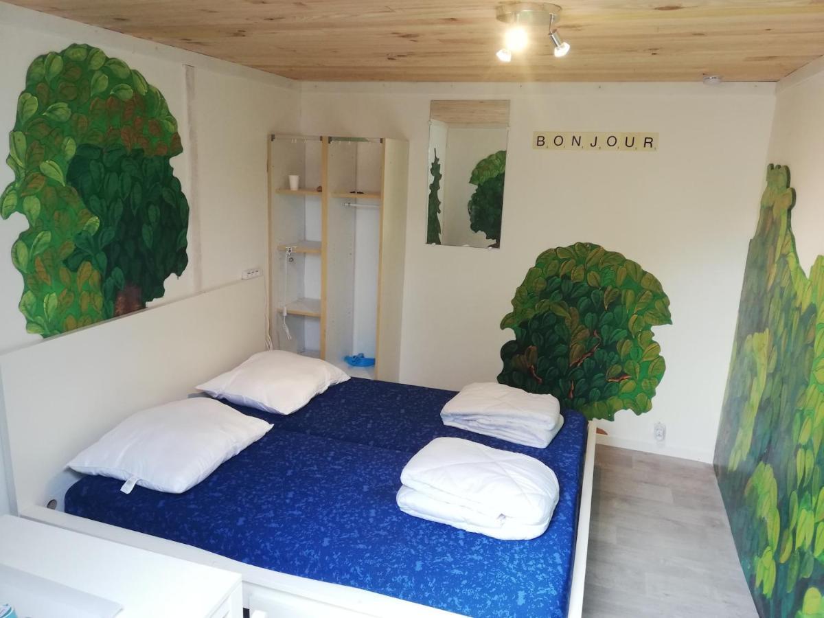 Hebergements Camping "Les Pieds Dans L'Eau" Crozon Bagian luar foto