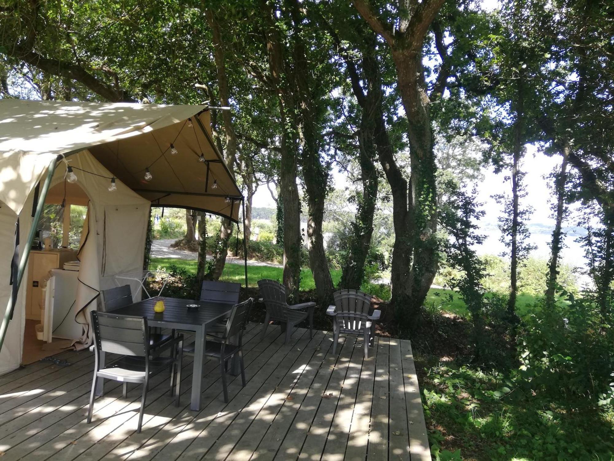Hebergements Camping "Les Pieds Dans L'Eau" Crozon Bagian luar foto